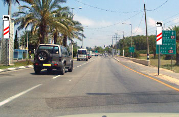 איור לשאלה: על פי התמרורים, למה יש לצפות?
