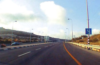 איור לשאלה: כיצד תנהג על פי המופיע בתמונה?